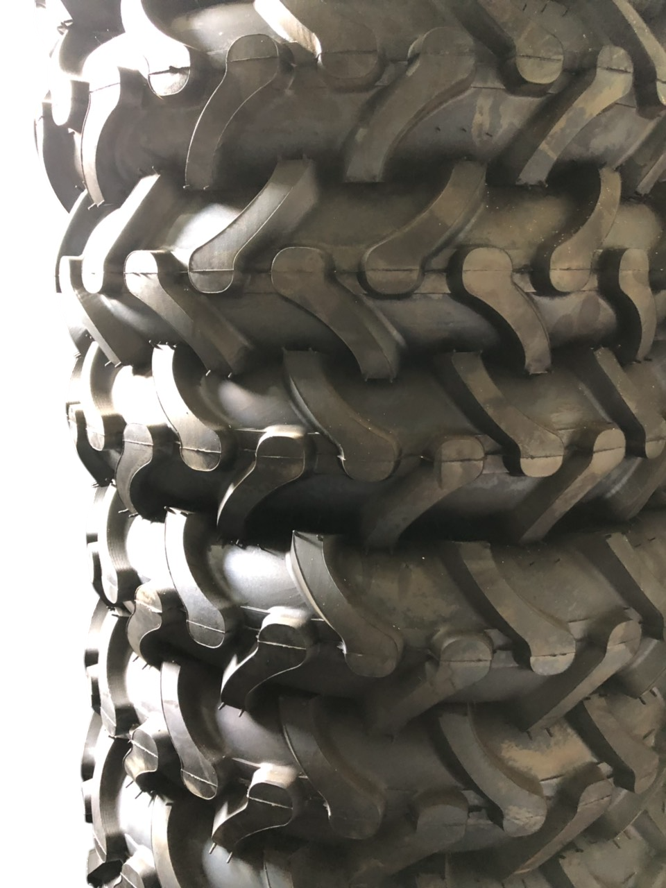 ΠΠΎΠΊΡΠΈΡΠΊΠ° Π· ΠΊΠ°ΠΌΠ΅ΡΠΎΡ 6.00-12 10PR